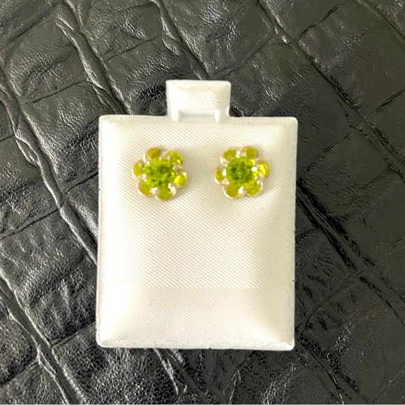 Sterling silver 925 Peridot earrings - Picture 1 of 9
